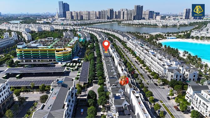 Bán gấp biệt thự song lập đường hải âu 3 vinhome gia lâm 150m2/mt8,3m/3,5 tầng 227m2 sàn hướng nam
