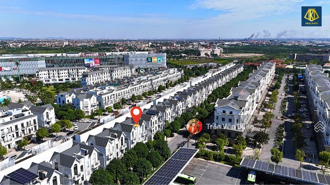 Bán gấp biệt thự song lập đường hải âu 3 vinhome gia lâm 150m2/mt8,3m/3,5 tầng 227m2 sàn hướng nam