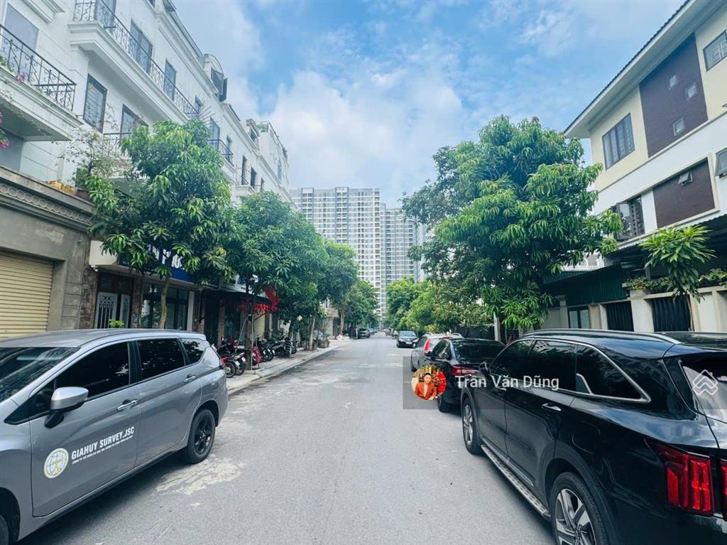 Bán liền kề trung tâm gia lâm dự án thuận an đường lớn view khu biệt thự 90m2 mặt tiền 6m nhà thô