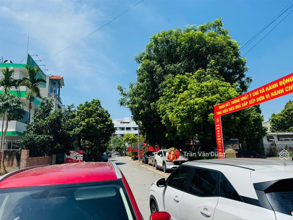 Cần bán gấp lô đất khu đấu giá 31ha trâu quỳ gia lâm 236m2/mt 11,91m vị trí trung tâm