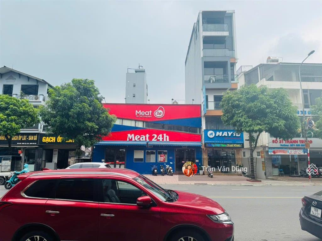 Cần bán nhanh nhà 7 tầng mới hoàn thiện nội thất thang máy ô tô vào nhà vị trí trung tâm gia lâm