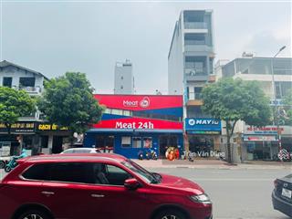 Cần bán nhanh nhà 7 tầng mới hoàn thiện nội thất thang máy ô tô vào nhà vị trí trung tâm gia lâm