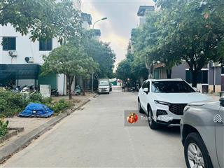Thời điểm mua đất vị trí đẹp giá tốt 60m2 đất view công viên hướng đông nam ngay trung tâm gia lâm