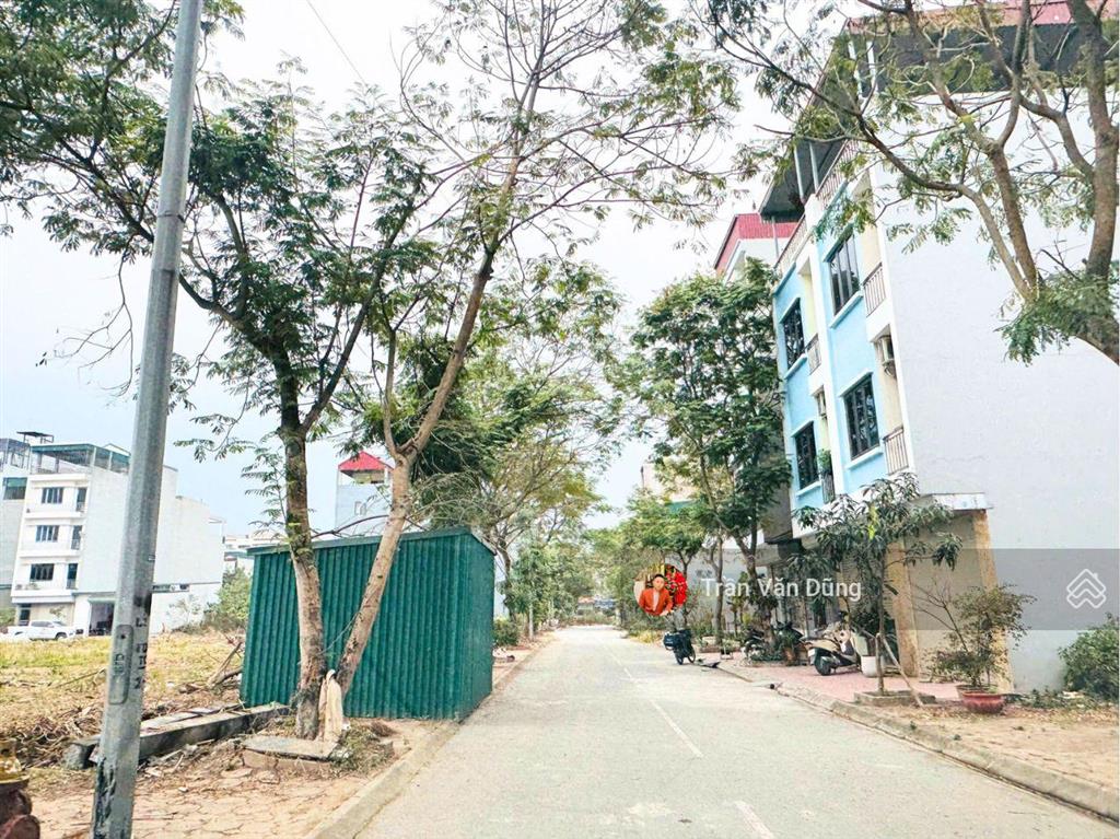 Cần bán nhanh đất trâu quỳ khu tái định cư 60m2 mặt tiền 4m đường thông thành trung. giá tốt