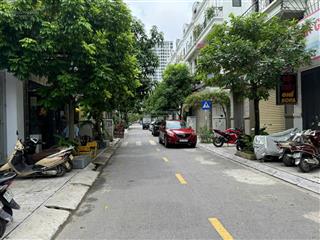 Bán gấp liền kề xẻ khe góc thuận an gia lâm, vị trí đắc địa trung tâm, giá 19,9 tỷ