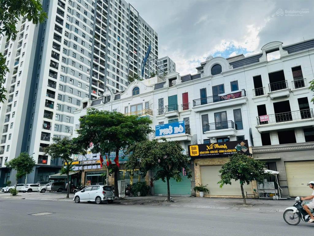 Cần tiền bán gấp nhà liền kề mặt phố thuận an view hồ công viên hoàn thiện cao cấp 35 tỷ vào việc