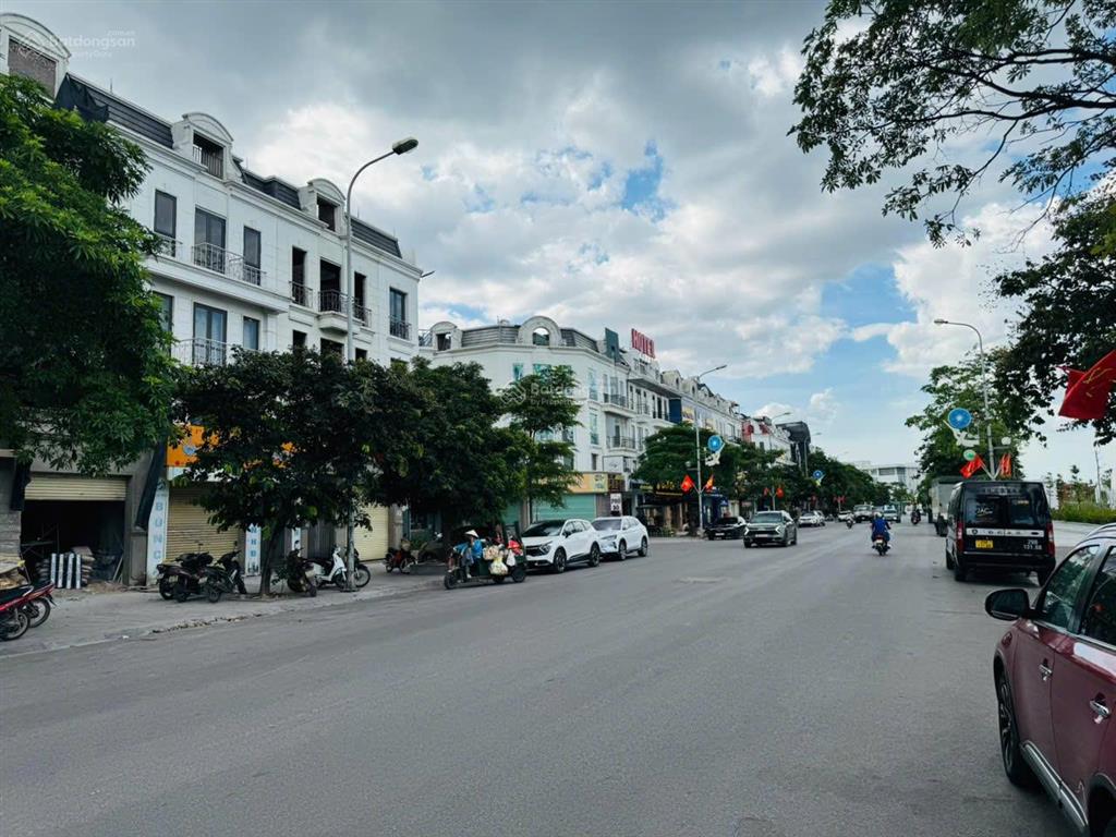 Cần tiền bán gấp nhà liền kề mặt phố thuận an view hồ công viên hoàn thiện cao cấp 35 tỷ vào việc