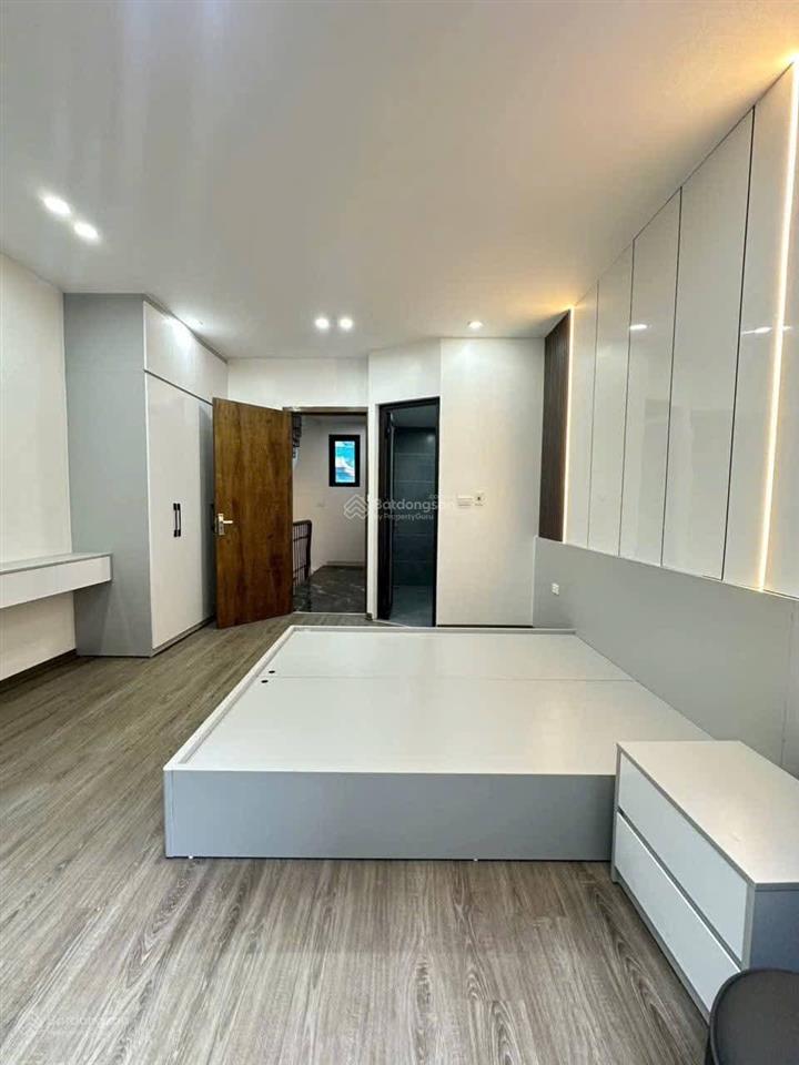 Nhà lai xá, sát đh thành đô, 31m2 x 5 tầng thang máy, 15m ra đường 32, vị trí đắc địa, 6,85 tỷ