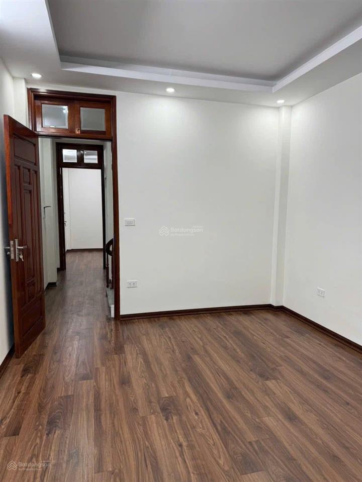 Bán nhà 5 tầng cuối trinh văn bô