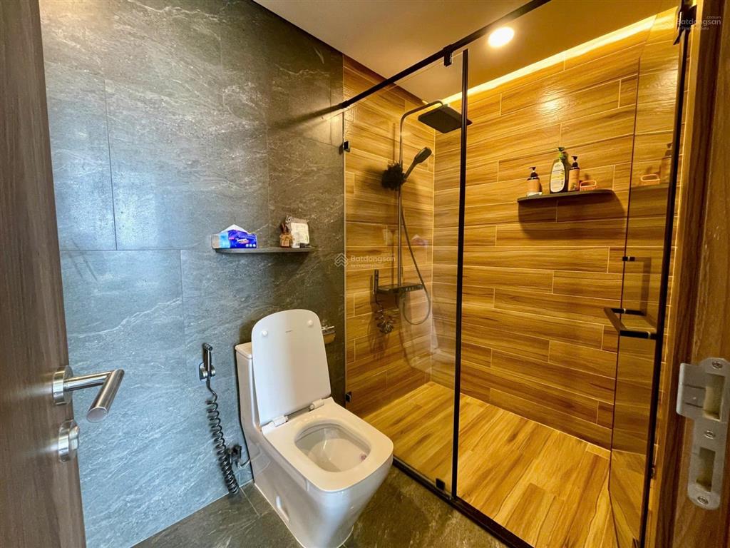 Cần bán căn hộ eco green saigon, q7 dt 72m2 2pn 2wc, sổ hồng tặng nt, giá 7.1 tỷ.  0866 688 ***