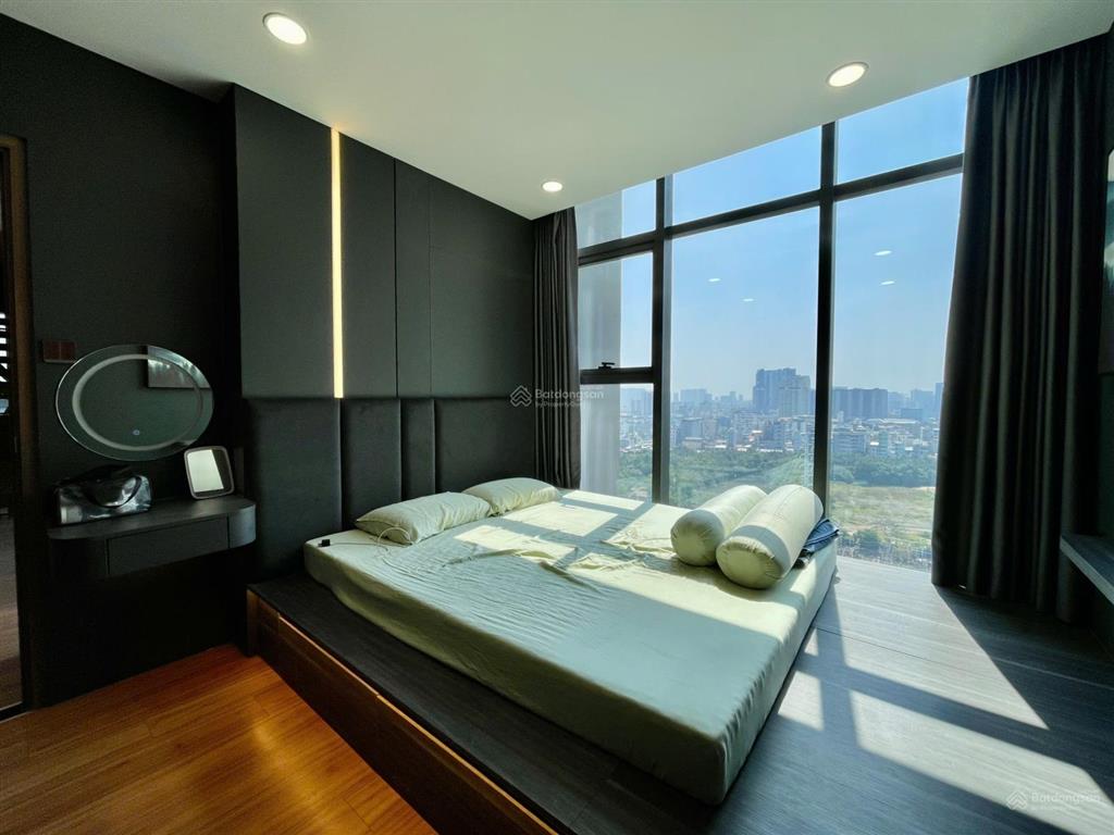 Cần bán căn hộ eco green saigon, q7 dt 72m2 2pn 2wc, sổ hồng tặng nt, giá 7.1 tỷ.  0866 688 ***