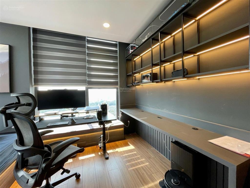 Cần bán căn hộ eco green saigon, q7 dt 72m2 2pn 2wc, sổ hồng tặng nt, giá 7.1 tỷ.  0866 688 ***