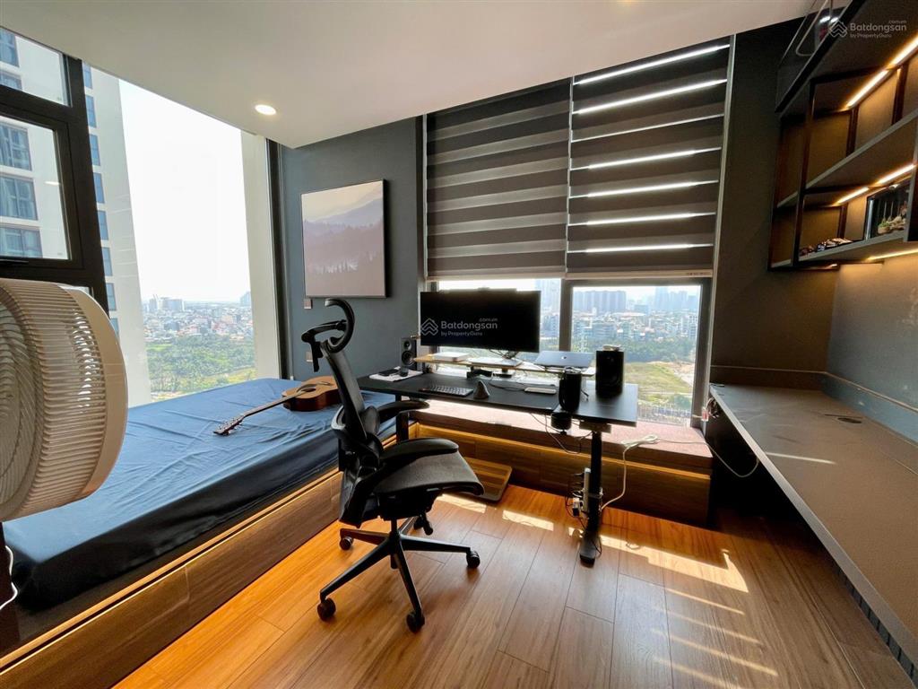 Cần bán căn hộ eco green saigon, q7 dt 72m2 2pn 2wc, sổ hồng tặng nt, giá 7.1 tỷ.  0866 688 ***