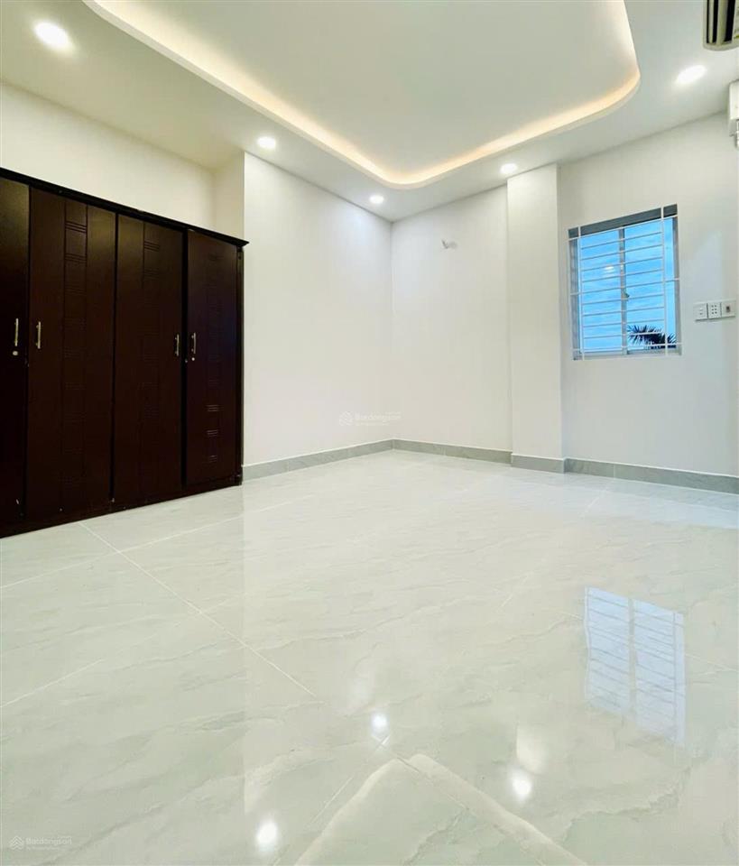 Cần bán gấp c/c phú lợi d2 35a trịnh quang nghị p7 q8 dt 76m2. 2pn, 1wc giá 2.650 tỷ. 0866 688 ***