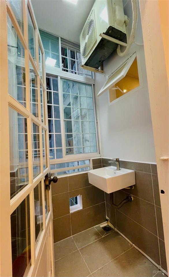Cần bán gấp c/c phú lợi d2 35a trịnh quang nghị p7 q8 dt 76m2. 2pn, 1wc giá 2.650 tỷ. 0866 688 ***
