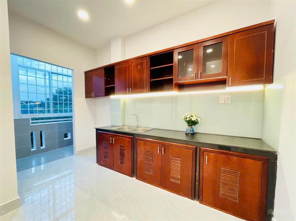 Cần bán gấp c/c phú lợi d2 35a trịnh quang nghị p7 q8 dt 76m2. 2pn, 1wc giá 2.650 tỷ. 0866 688 ***