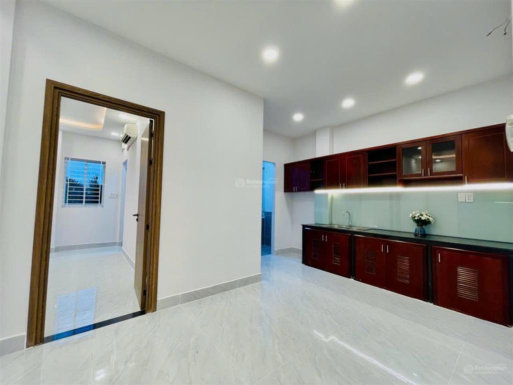 Cần bán gấp c/c phú lợi d2 35a trịnh quang nghị p7 q8 dt 76m2. 2pn, 1wc giá 2.650 tỷ. 0866 688 ***