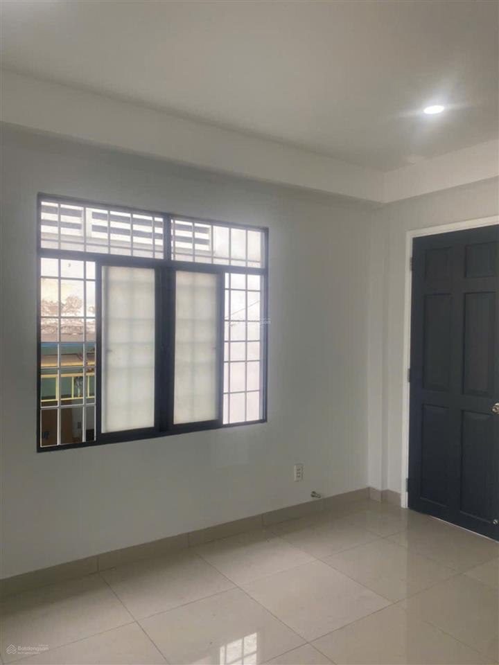Cần bán căn hộ chung cư thang bộ lô c3, p6, q4 tp.hcm dt 42m2, 1pn 1wc giá 2.8tỷ.  0866 688 ***