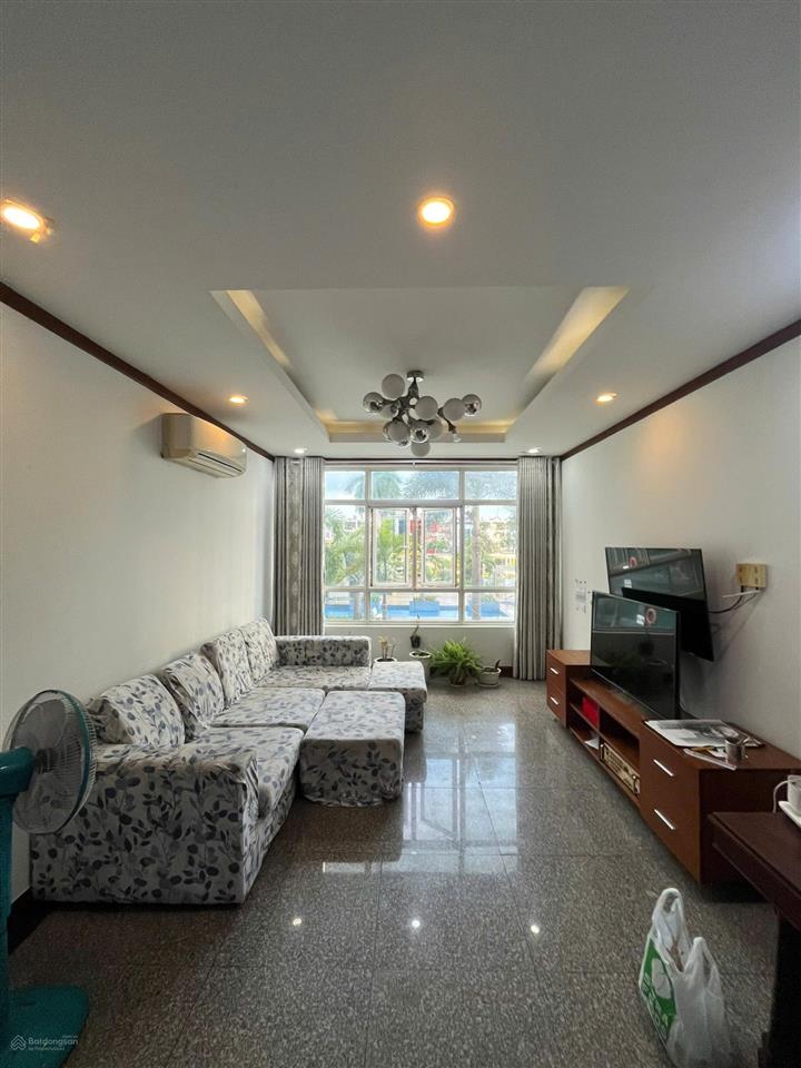 Cần cho thuê căn hộ giai việt  856 tạ quang bửu. dt 150m2, 3pn, 3wc giá 15tr.  0866 688 ***