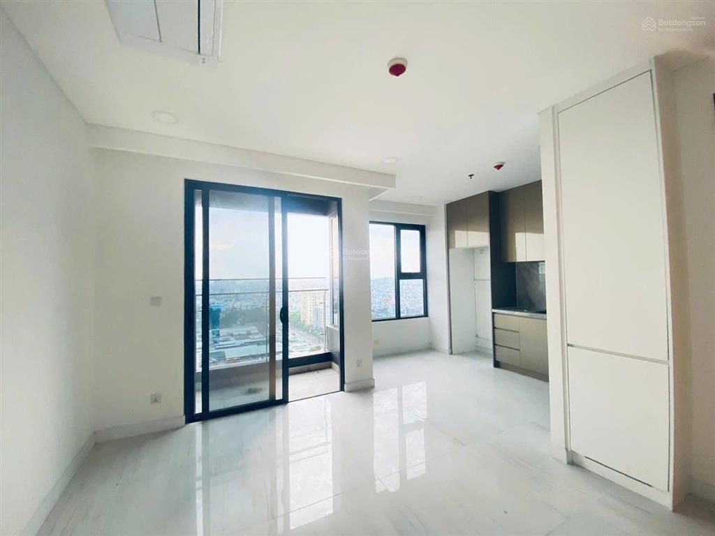 Chính chủ cần bán căn hộ kingdom 101. q10 dt 50m2 1pn. 1wc sổ hồng. giá 5.7 tỷ.  0866 688 ***