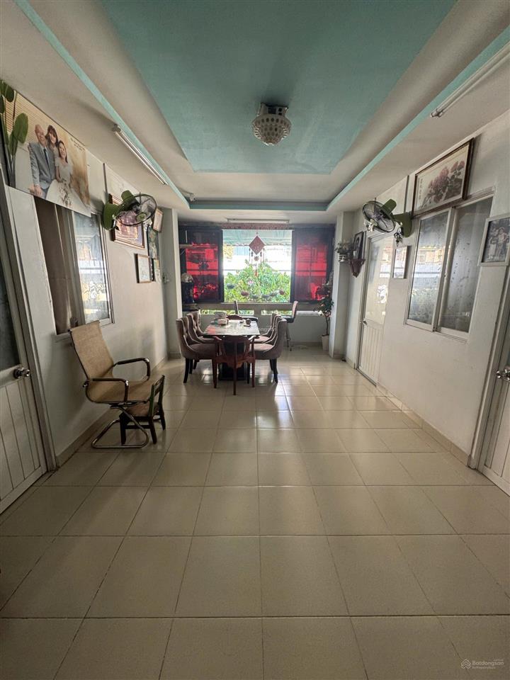 Cần bán căn hộ hùng vương điện máy q5 dt 75m2, 3pn, 1 wc giá 3,7 tỷ. tặng nt.  0866 688 ***