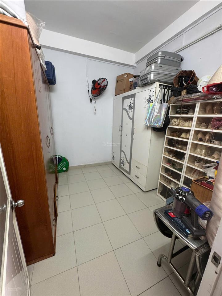 Cần bán căn hộ hùng vương điện máy q5 dt 75m2, 3pn, 1 wc giá 3,7 tỷ. tặng nt.  0866 688 ***