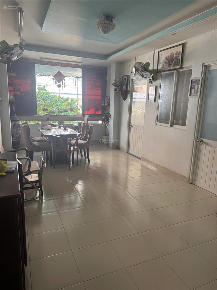 Cần bán căn hộ hùng vương điện máy q5 dt 75m2, 3pn, 1 wc giá 3,7 tỷ. tặng nt.  0866 688 ***