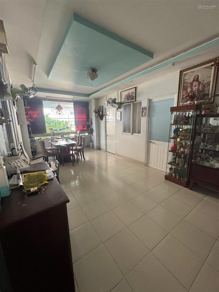 Cần bán căn hộ hùng vương điện máy q5 dt 75m2, 3pn, 1 wc giá 3,7 tỷ. tặng nt.  0866 688 ***