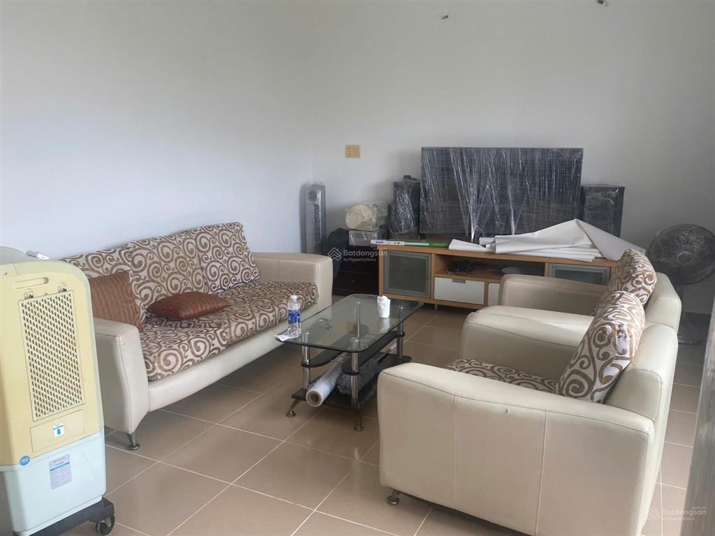 Cần bán căn hộ chung cư lầu 4 thang bộ, lô b1, chung cư p3, q4 dt80m2, 2pn, 1wc. giá 3,850 tỷ