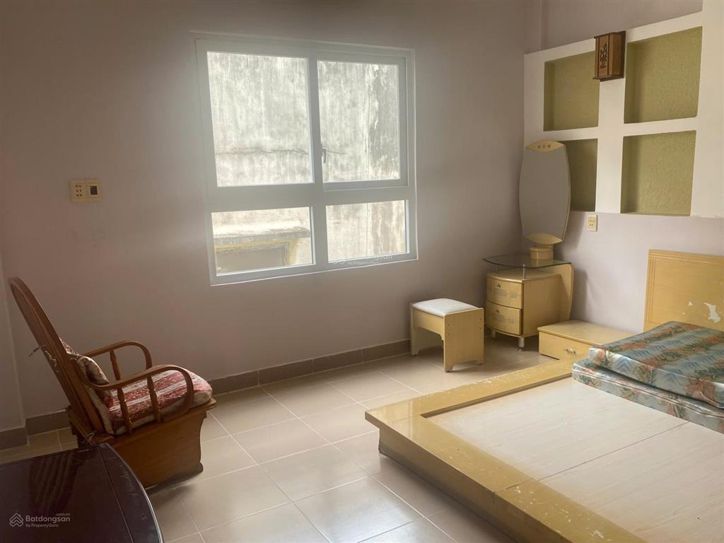 Cần bán căn hộ chung cư lầu 4 thang bộ, lô b1, chung cư p3, q4 dt80m2, 2pn, 1wc. giá 3,850 tỷ