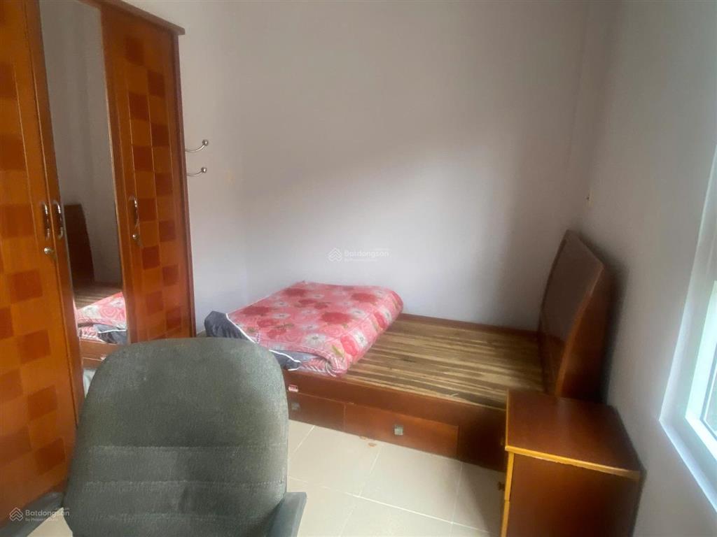 Cần bán căn hộ chung cư lầu 4 thang bộ, lô b1, chung cư p3, q4 dt80m2, 2pn, 1wc. giá 3,850 tỷ