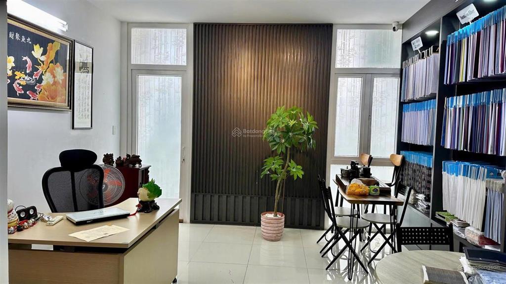 Cần bán căn hộ florita đường d4 p tân hưng, tphcm dt 32m2 có nt giá 2,35tỷ.  0866 688 *** phan đặng