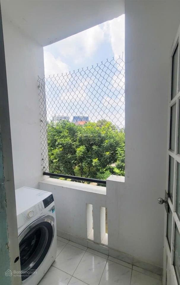 Cần bán gấp c/c d2 phú lợi p7 q8, thang bộ tầng 1 dt 76 m2, 2pn, 1wc, giá  2.180 tỷ. 0866 688 ***