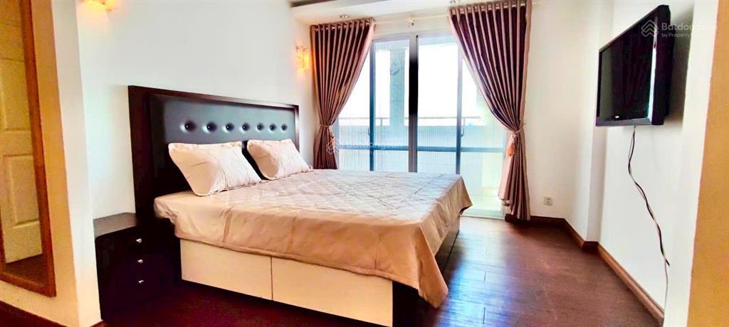 Cần cho thuê căn hộ penhouse central garden q1 dt 151m2, 3pn, 3wc, giá 30tr/tháng có tl 0866 688 ***