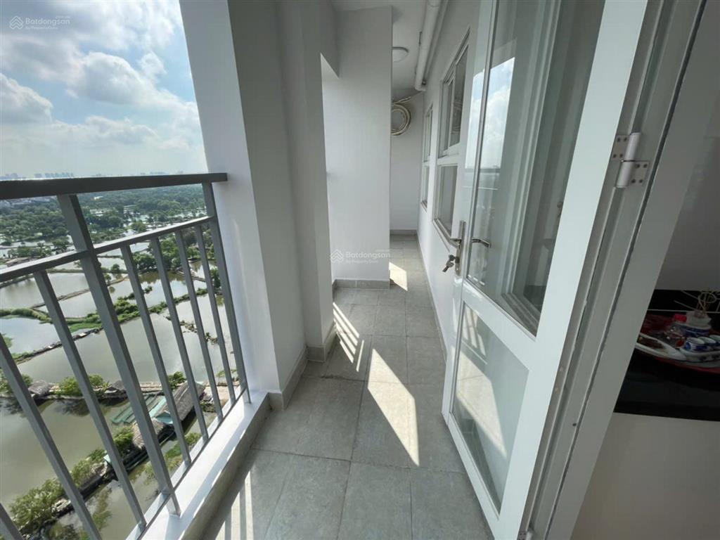 Cần bán ch penthouse sân vườn conic riverside p7, q8. dt 130m2 3pn, 2wc, sh 5,550 tỷ,  0866 688 ***