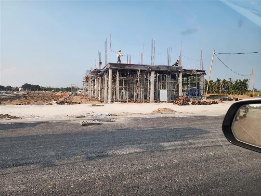 Bán lô góc view hồ  lk trung tâm 3 tỷ hơn tại the gateway city, giá thỏa thuận, 75m2, hưng yên
