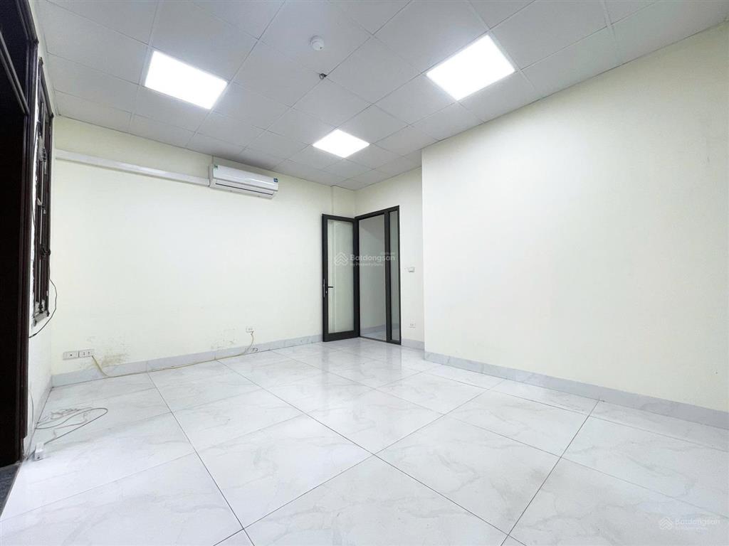 Cho thuê văn phòng tại trần vỹ, mai dịch, cầu giấy, hn giá cực chất 6,5 triệu  30m2, có ban công
