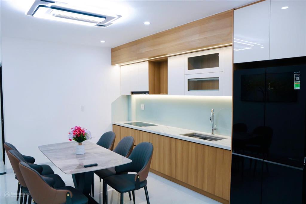 Bán nhà 2 tầng, sơn trà, full nội thất, chỉ xách vali vô ở. giá 7.6 tỉ thương lượng.  0987 898 ***