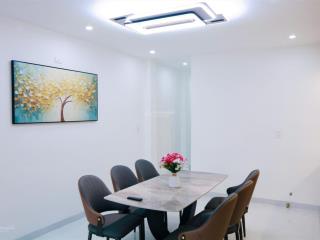 Bán nhà 2 tầng, sơn trà, full nội thất, chỉ xách vali vô ở. giá 7.6 tỉ thương lượng.  0987 898 ***