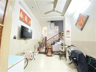 Bán nhà quận 1 ngay nguyễn văn cừ 4 tầng 4pn chỉ 5.8 tỷ