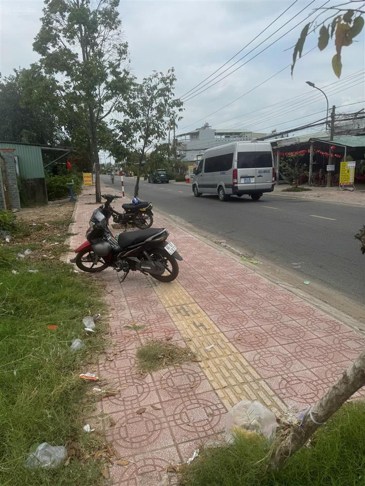 Đất lớn thổ cư xây dựng tự do  mặt tiền đường 20m châu thị kim tp. tân an  ngang 15m cực hiếm