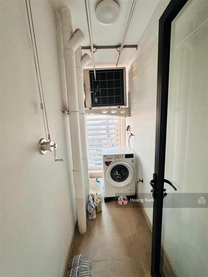 Chính chủ cần bán gấp căn 2n2vs 65m2 tại tòa vinhomes west point phạm hùng giá 7tỷ.  0974 805 ***