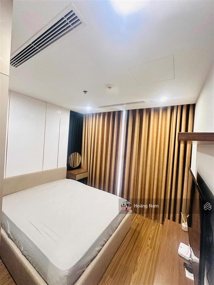 Chính chủ cần bán gấp căn 2n2vs 65m2 tại tòa vinhomes west point phạm hùng giá 7tỷ.  0974 805 ***