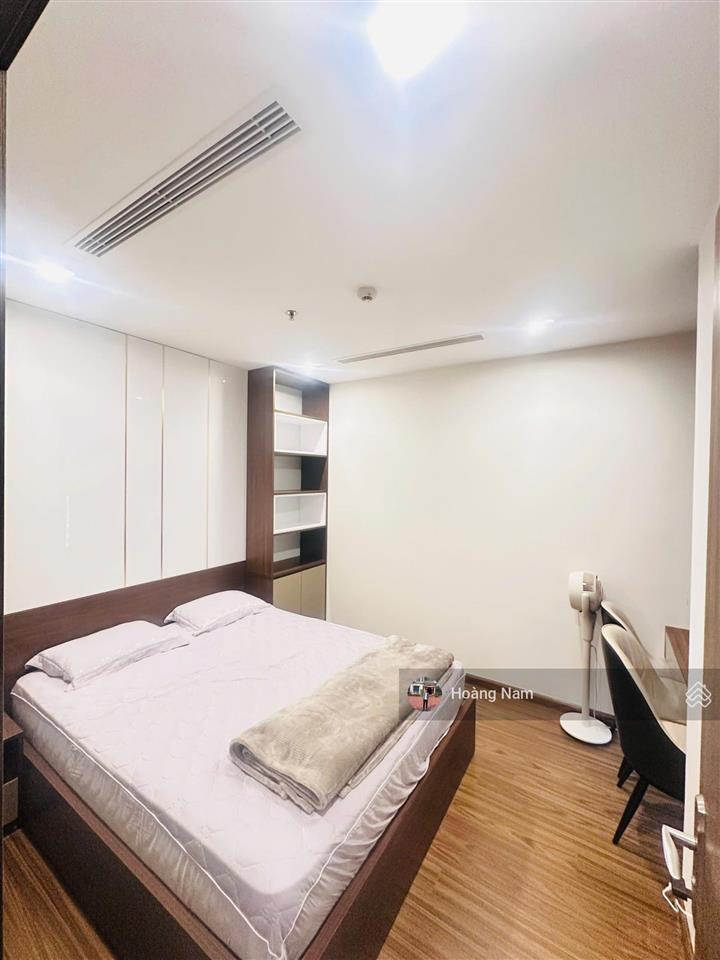 Chính chủ cần bán gấp căn 2n2vs 65m2 tại tòa vinhomes west point phạm hùng giá 7tỷ.  0974 805 ***