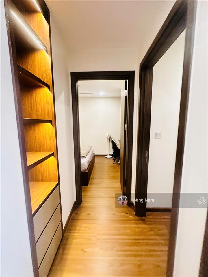 Chính chủ cần bán gấp căn 2n2vs 65m2 tại tòa vinhomes west point phạm hùng giá 7tỷ.  0974 805 ***