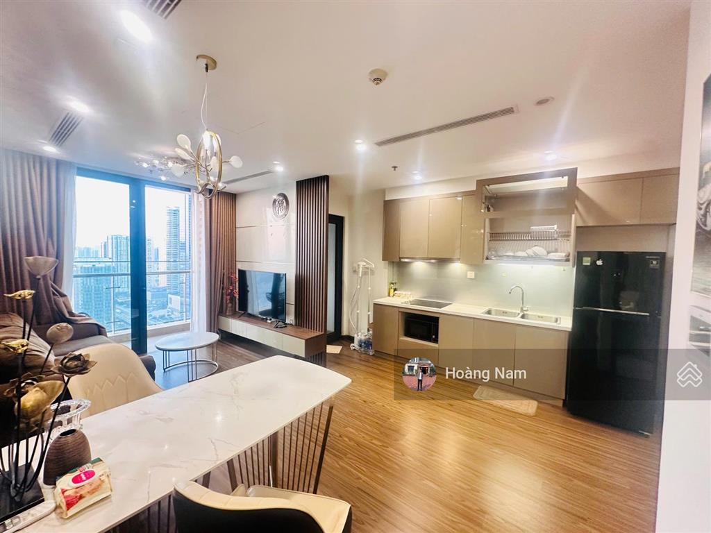 Chính chủ cần bán gấp căn 2n2vs 65m2 tại tòa vinhomes west point phạm hùng giá 7tỷ.  0974 805 ***