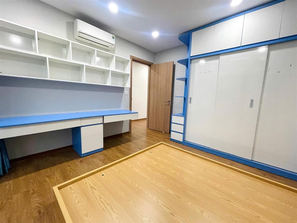 Gia đình tôi cần bán căn 2n2vs 80,36m2 tại the park home nội thất full có slot ô tô giá 7,7 tỷ