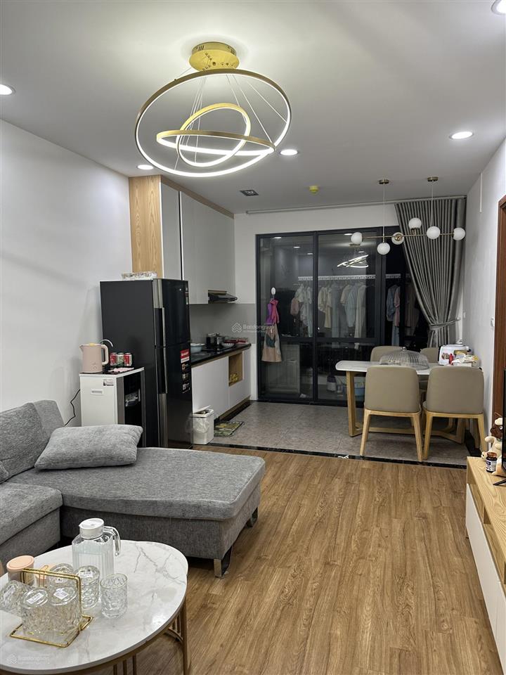 Chính chủ cần chuyển nhượng căn hộ 2n 2wc 60,7m2 tại iris garden, giá 5,5 tỷ full nội thất