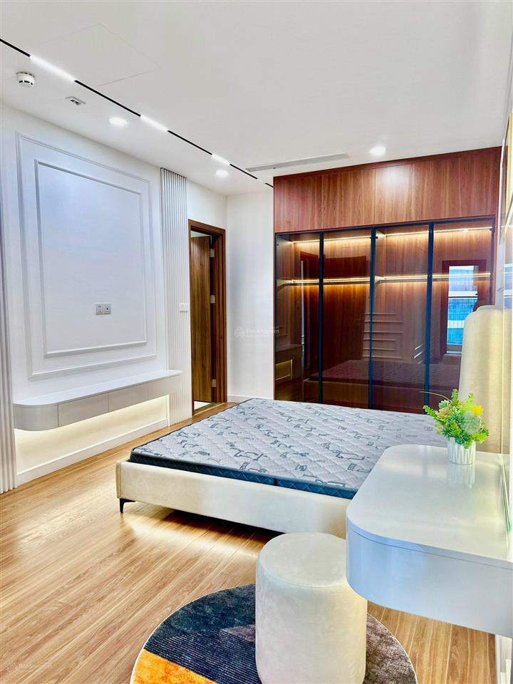 Chính chủ bán gấp căn 96m2 3n2vs tại golden park phạm văn bạch. giá 8,8 tỷ có thương lượng