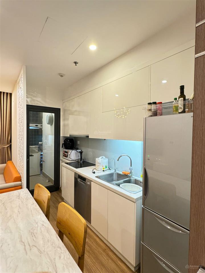 Tôi chính chủ cần bán căn 2n2vs 65m tại vinhomes skylake full nội thất, view đẹp giá 7,2 tỷ